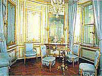 ロココ調イタリア家具の魅力: アントワネットの愛したブルー